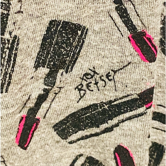 Betsey Johnson 💄 Lipstick Tank with Wide Arm opening for a fun workout attire - Picture 6 of 8